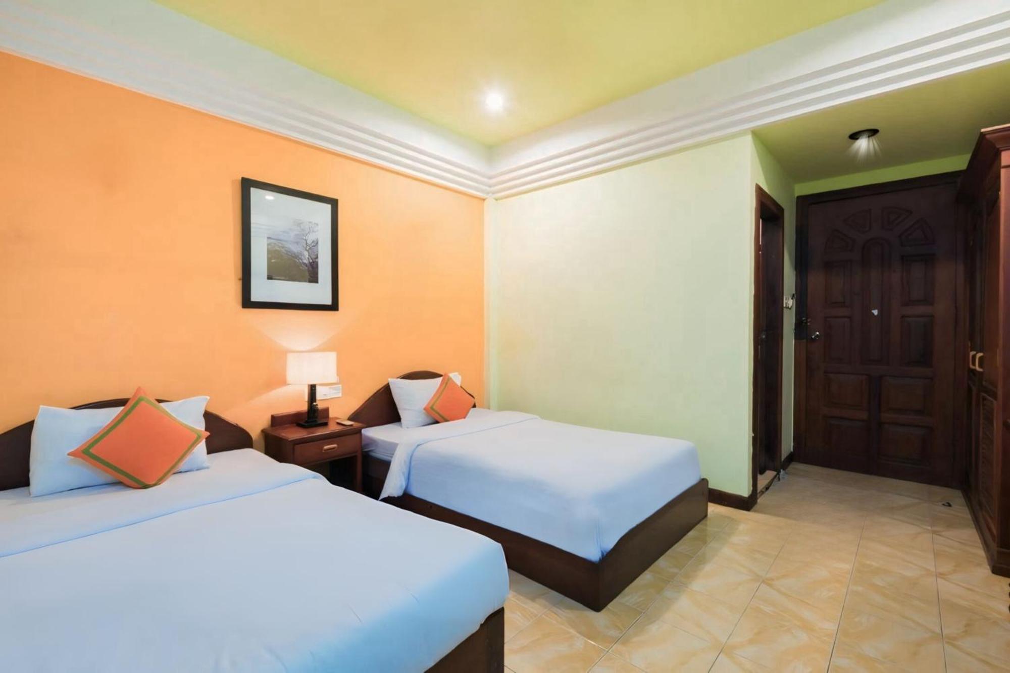 Vplus Hotel Siem Reap Esterno foto