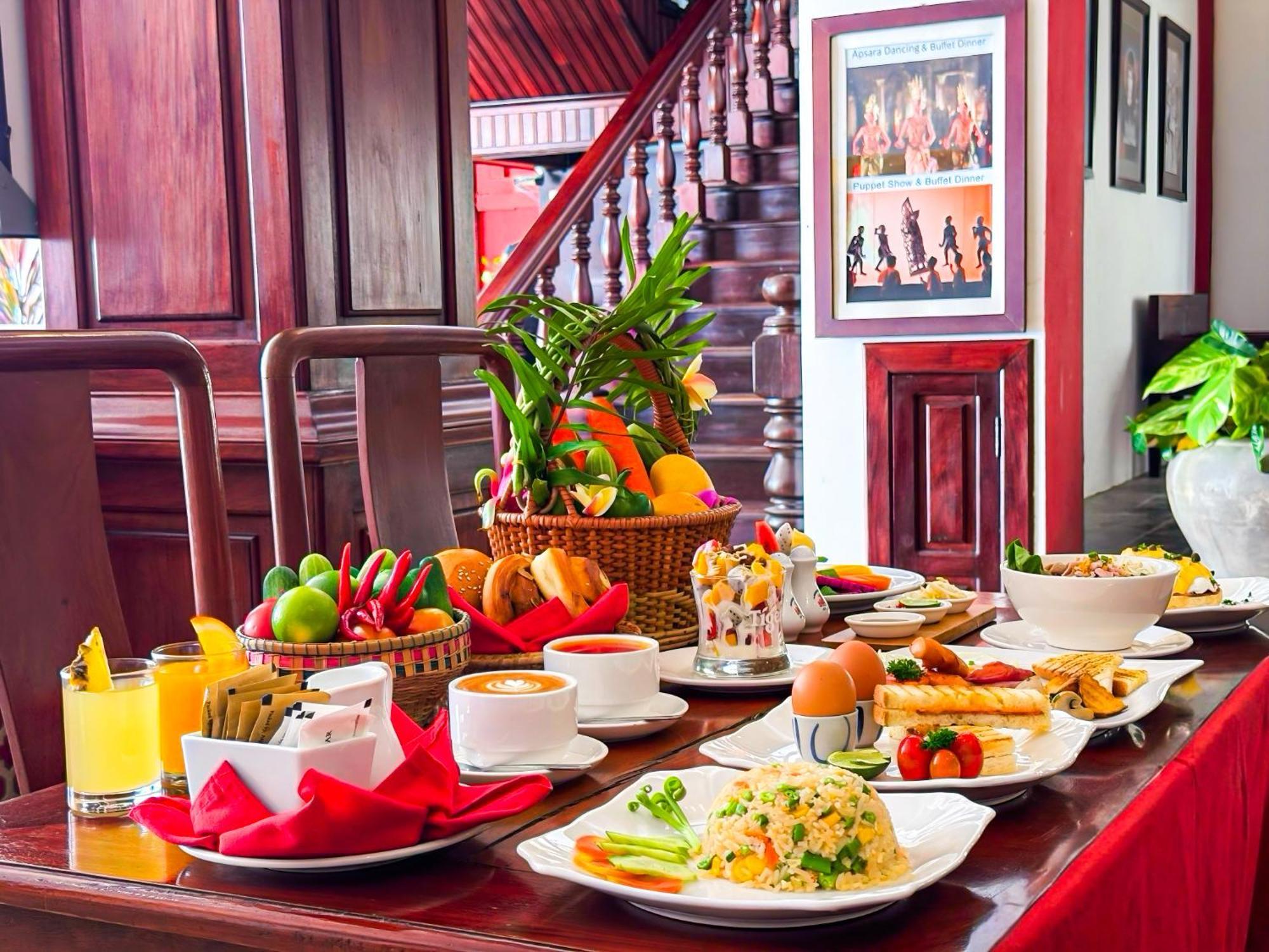 Vplus Hotel Siem Reap Esterno foto