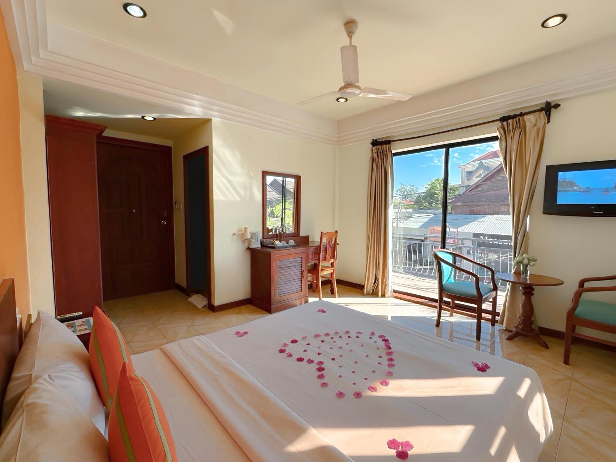 Vplus Hotel Siem Reap Esterno foto