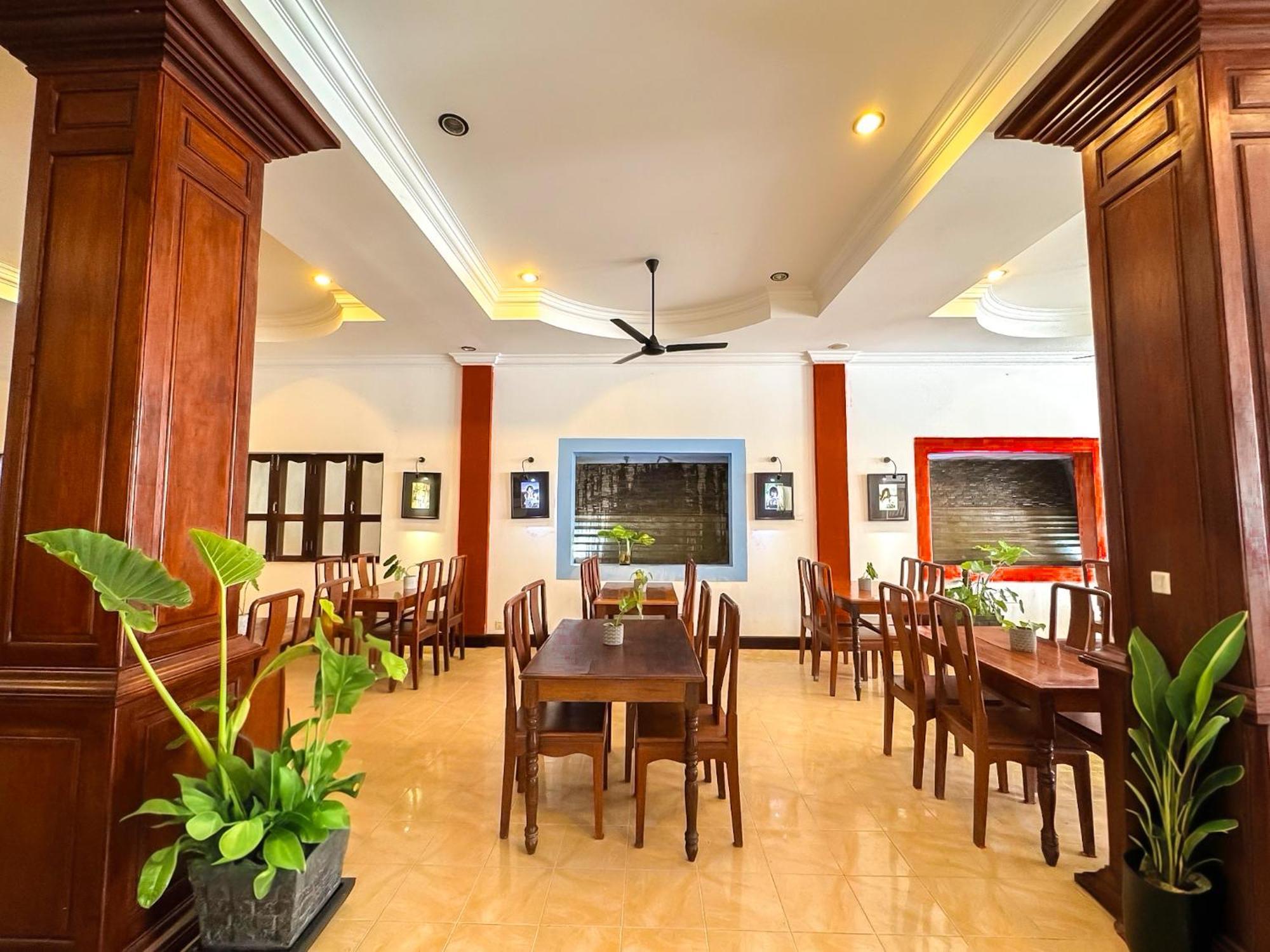Vplus Hotel Siem Reap Esterno foto